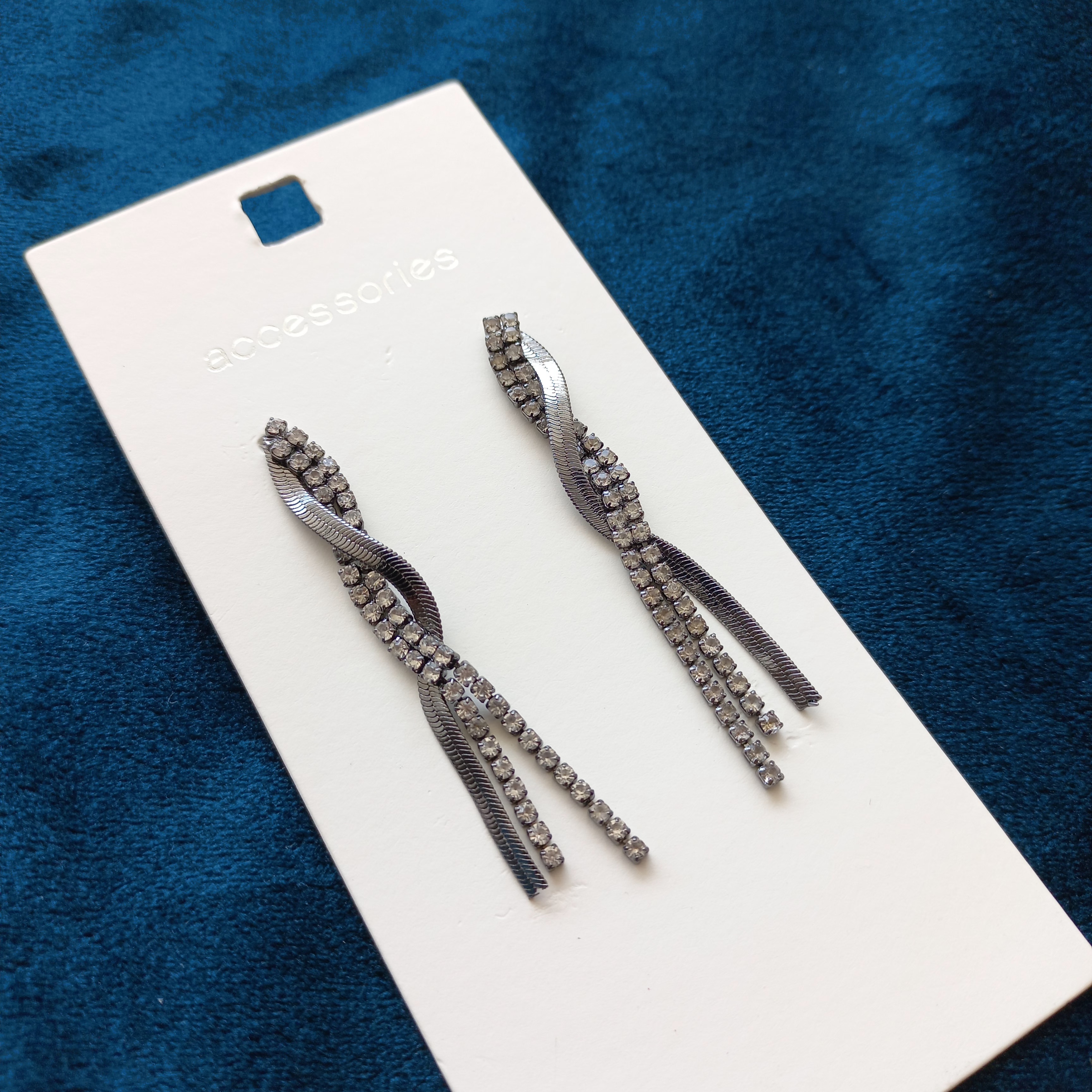 گوشواره زنانه میخی آویز نگین مشکی برند اروپایی accessories ضدحساسیت