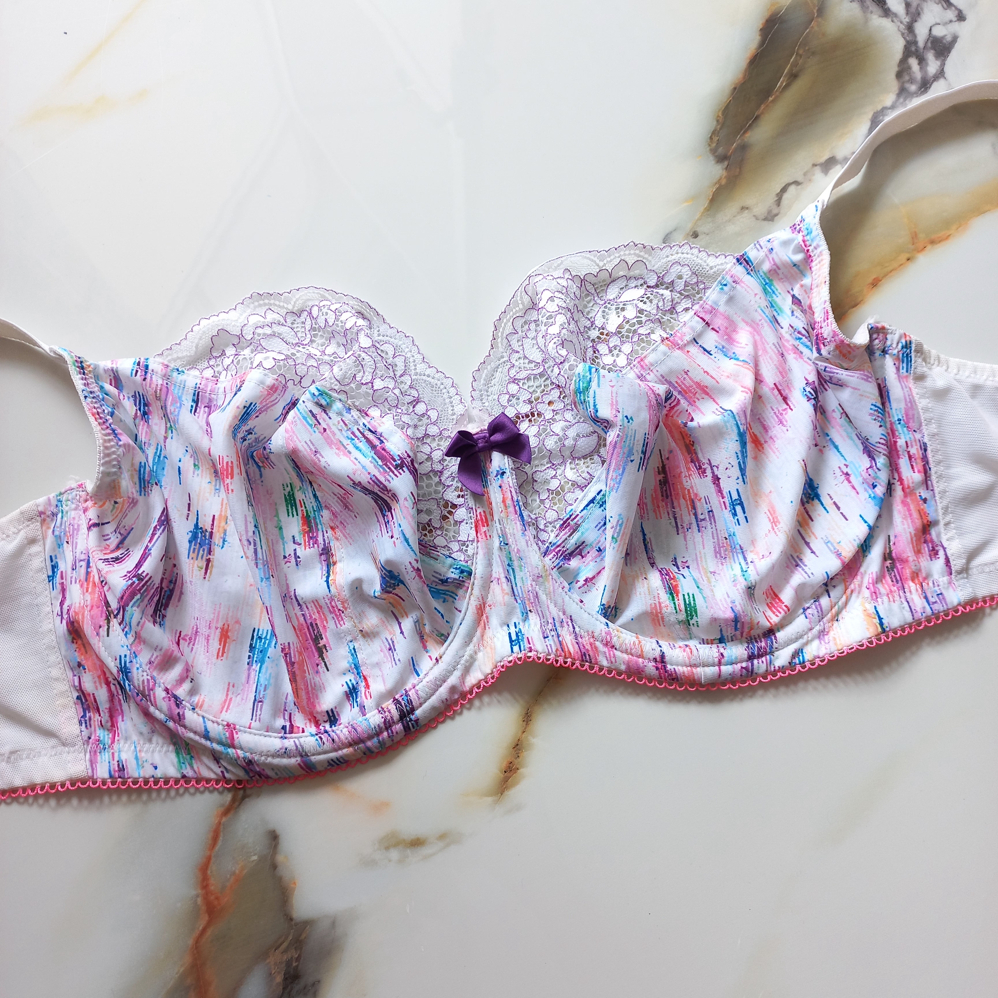 سوتین زنانه فنردار پلی استر سفید رنگی برند اروپایی cleo